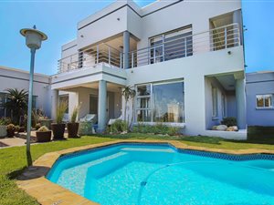 4 Bed House in Cape St Francis