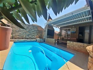 3 Bed Townhouse in Vanderbijlpark SE3
