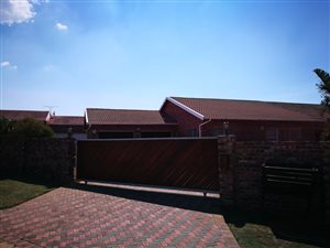 4 Bed House in Jeffreys Bay