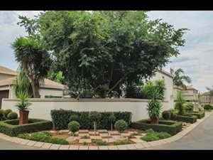 5 Bed House in Highveld