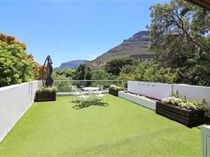 5 Bed House in Scott Estate