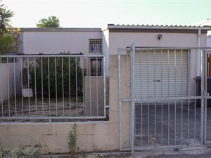 2 Bed House in St Dumas