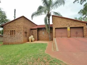 3 Bed House in Safari Gardens