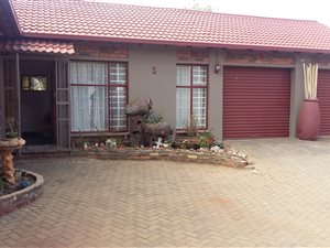 4 Bed House in Bonaero Park