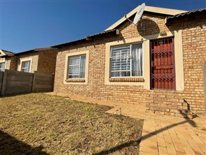 2 Bed Apartment in Olievenhoutbosch
