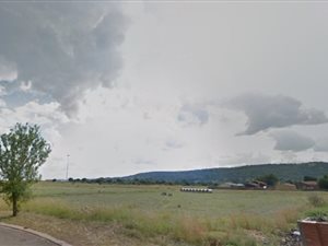 833 m² Land available in Sunset View