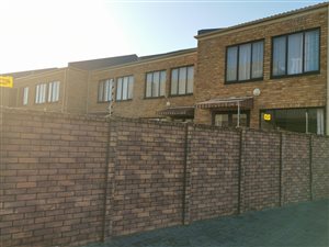 2 Bed Townhouse in Loerie Park