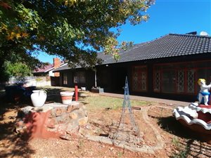 6 Bed House in Risiville