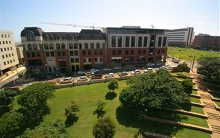 750 m² Commercial space in New Town Centre