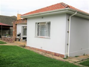3 Bedroom House in Van Riebeeck Heights