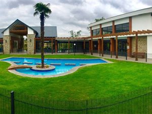 3 Bed Apartment in Olivedale
