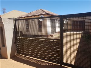 3 Bed House in Goudrand