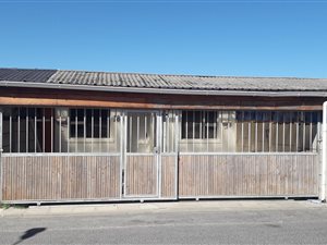4 Bed House in Steenberg