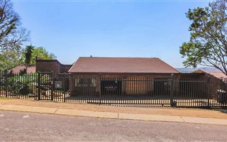 5 Bedroom House in Silverton