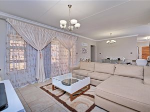 3 Bed Townhouse in Honeydew Ridge