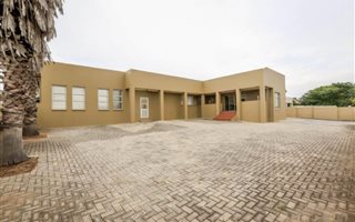 456 m² Commercial space in Beacon Bay