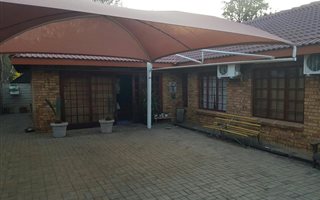 2 Bedroom House in Ifafi