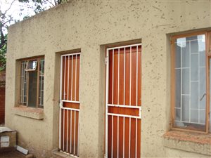 1 Bed Garden Cottage in Doornpoort and surrounds