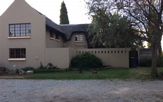 5 Bedroom House in Kyalami AH