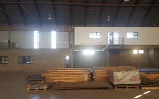 900 m² Industrial space in Driehoek