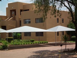 1 Bed Apartment in Waterkloof Ridge