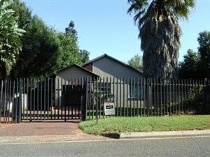 House in Birch Acres