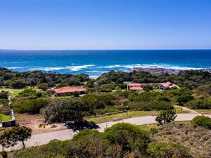 1140 m² Land available in Khamanga Bay