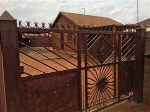 2 Bed House in Soshanguve