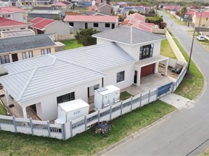 4 Bed House in Sunny Ridge