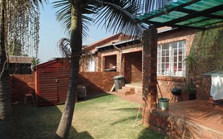 2 Bedroom Duplex in Weltevreden Park