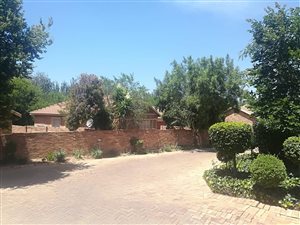 3 Bedroom Townhouse in Maroeladal