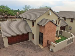 3 Bedroom Duplex in Montana Park