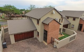 3 Bedroom Duplex in Montana Park