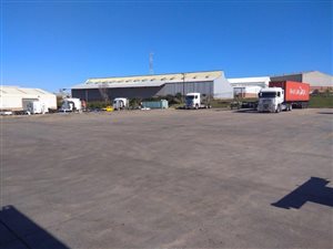 1200 m² Commercial space in East London Central