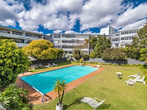 2 Bed Apartment in Fairway