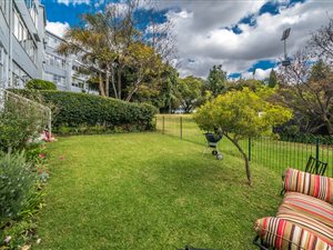 2 Bed Apartment in Fairway