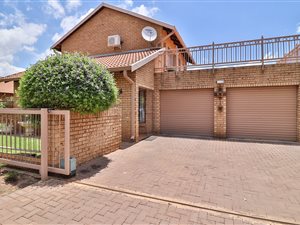 4 Bed House in Amberfield