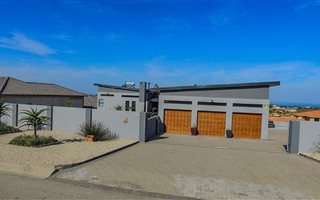 7 Bedroom House in Lovemore Heights