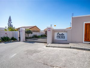 2 Bed Flat in Muizenberg