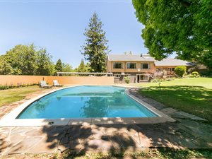 4 Bed House in Victory Park
