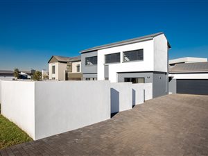 3 Bed House in Midstream Meadows