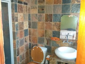 1 Bedroom Garden Cottage in Western