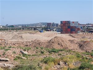 4.5 ha Land available in Congella