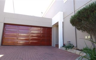 3 Bedroom Cluster in Bryanston