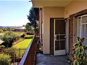 2 Bed Apartment in Roodekop