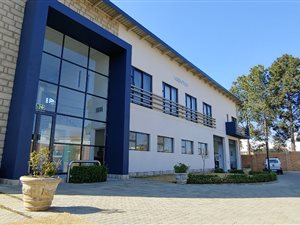 1100 m² Industrial space in Ormonde