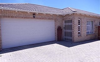 3 Bedroom Townhouse in Kamma Heights