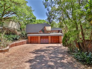 4 Bed House in Waterkloof Glen