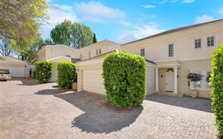 3 Bedroom Cluster in Melrose