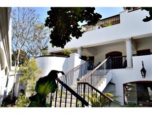 5 Bed House in Bryanston